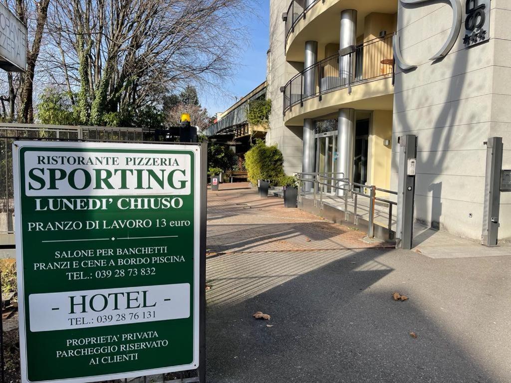 Hotel Sporting Brugherio Esterno foto