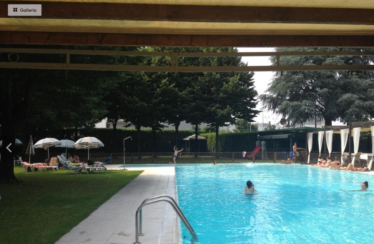 Hotel Sporting Brugherio Esterno foto