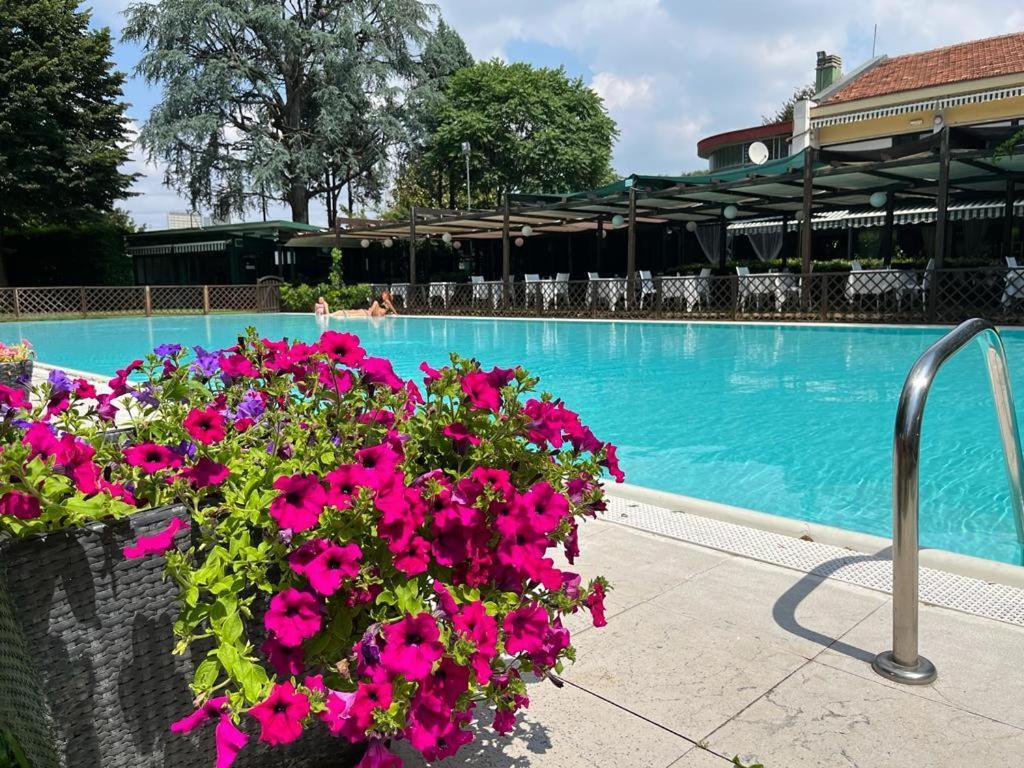 Hotel Sporting Brugherio Esterno foto
