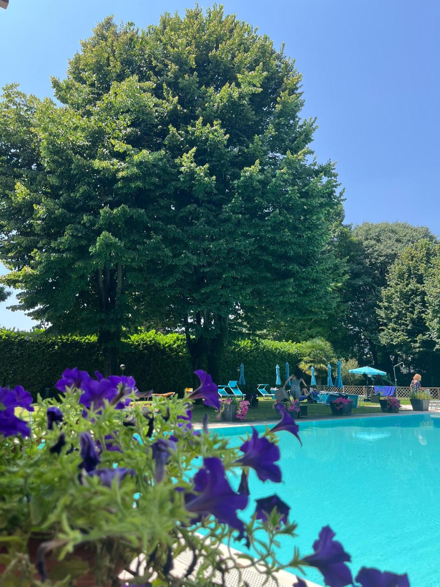 Hotel Sporting Brugherio Esterno foto