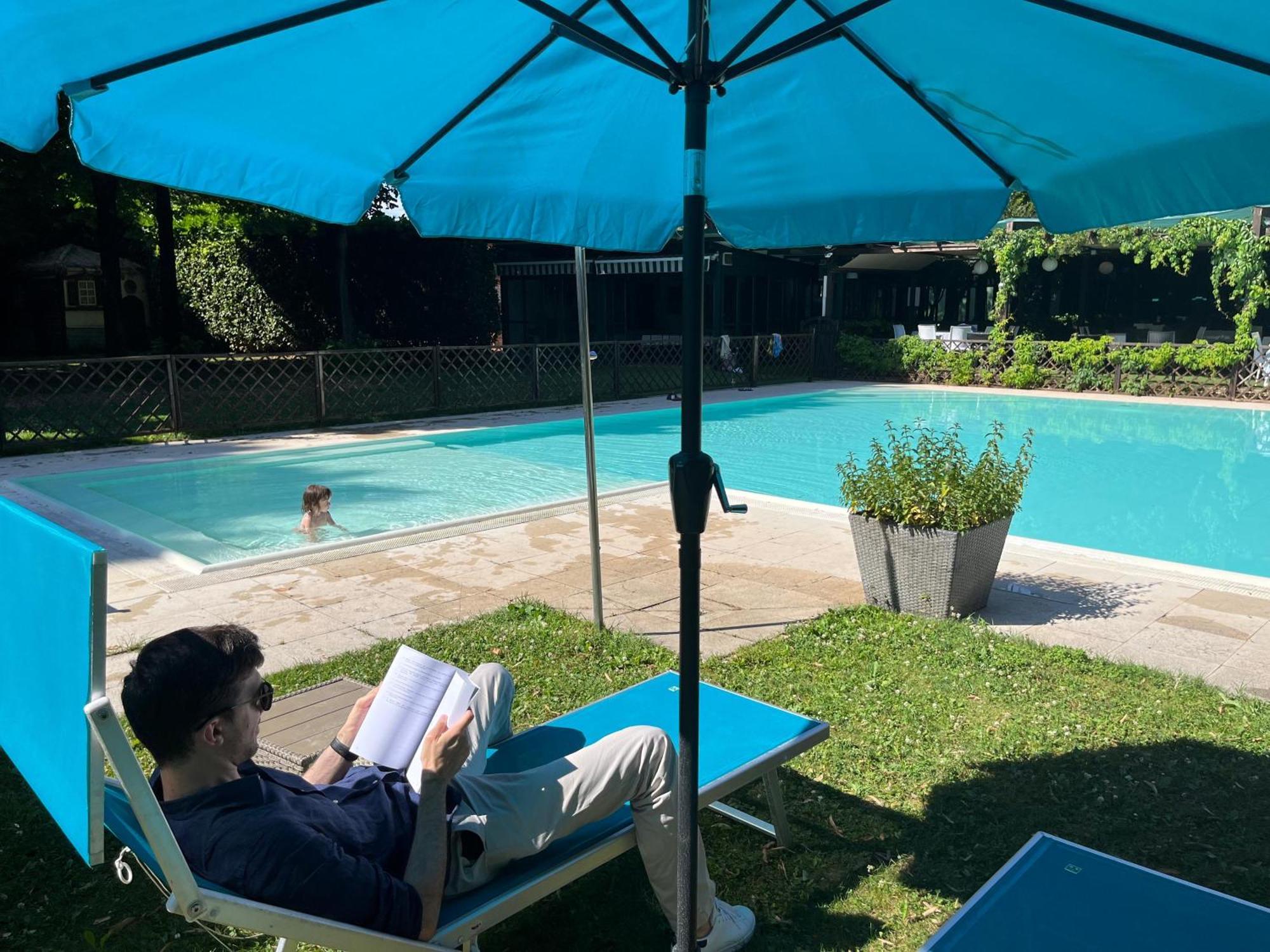 Hotel Sporting Brugherio Esterno foto