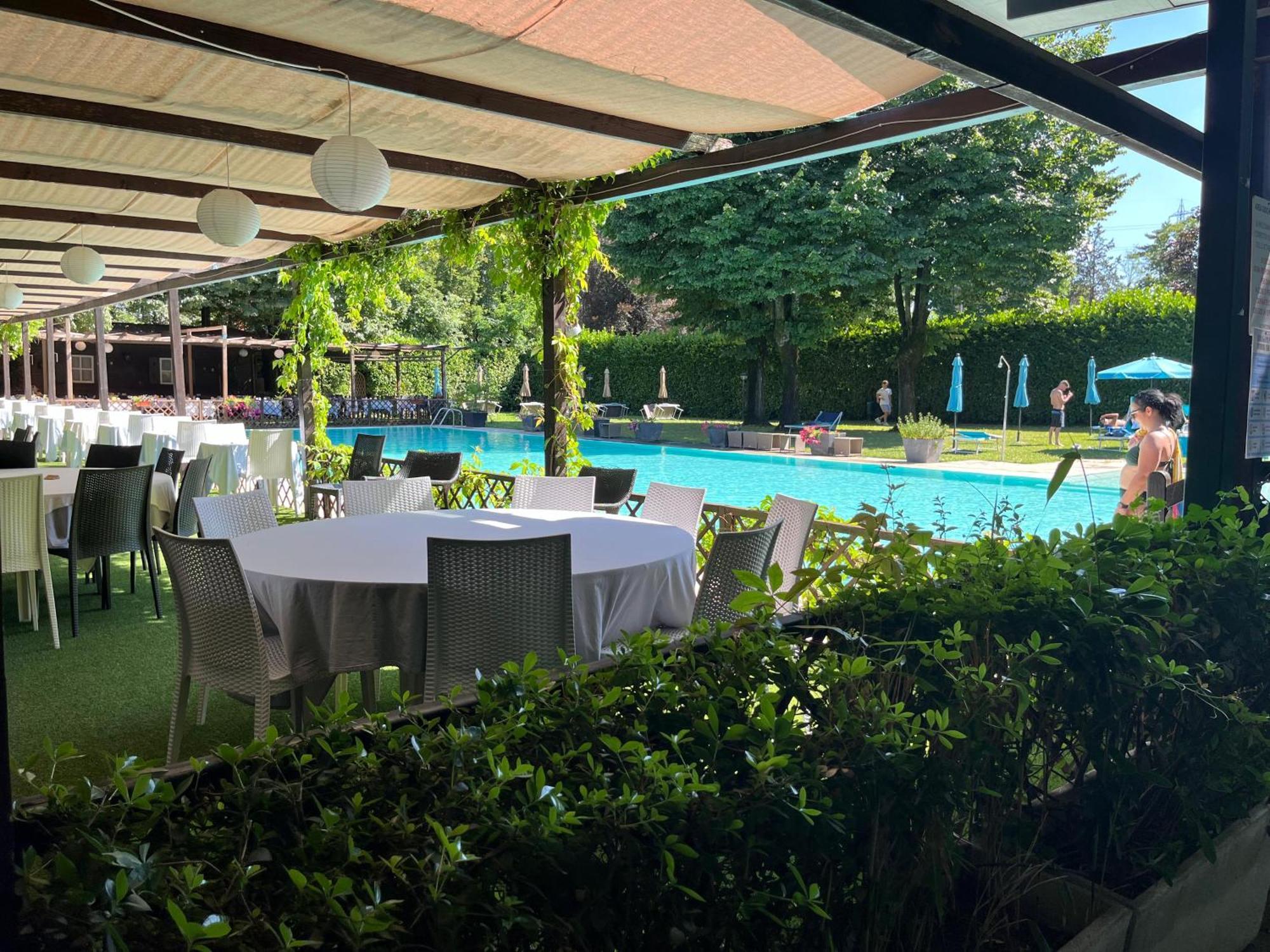 Hotel Sporting Brugherio Esterno foto