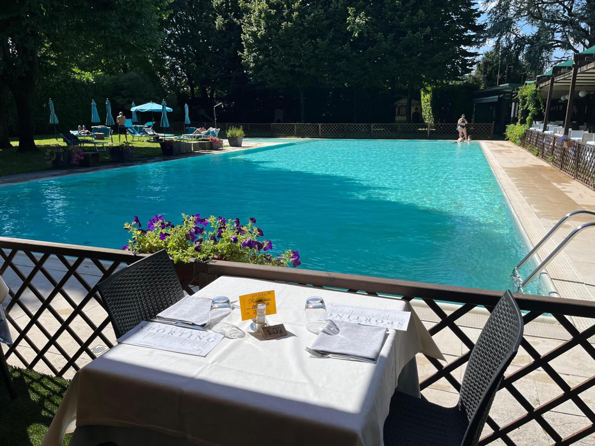 Hotel Sporting Brugherio Esterno foto